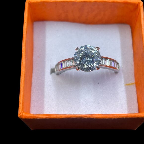 YGI 925 Sterling Silver Engagement Ring Size 8 Elegant Coquette Baguette NWOT - Picture 2 of 6